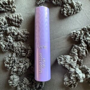 Tarte Shape Tape Blur.
Light/medium